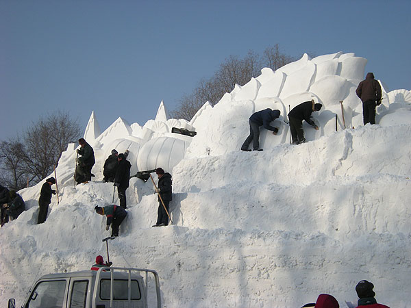 091228ハルピン太陽島公園雪像制作