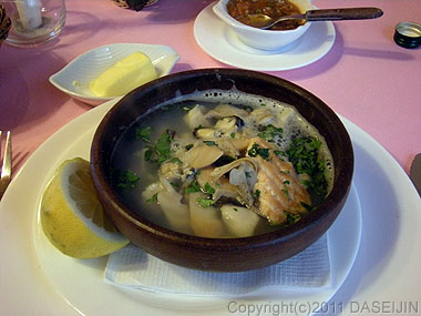 110101プエルト・ナタレス、夕食魚貝のスープ