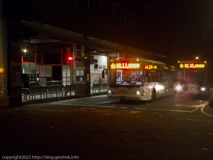 20230214　金門島、始発バスが発つ金城バスターミナル