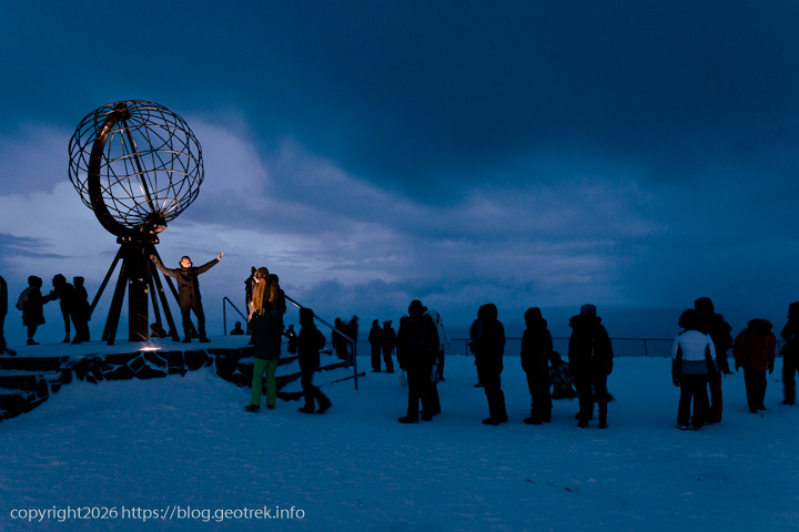 20241227 スカンジナビア・ノールカップのモニュメントの行列