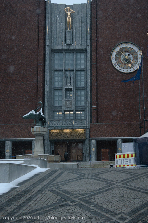 20241227 スカンジナビア・オスロ市庁舎正面