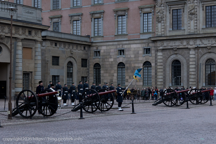 20241227 スカンジナビア・スウェーデン王宮の衛兵の交替4
