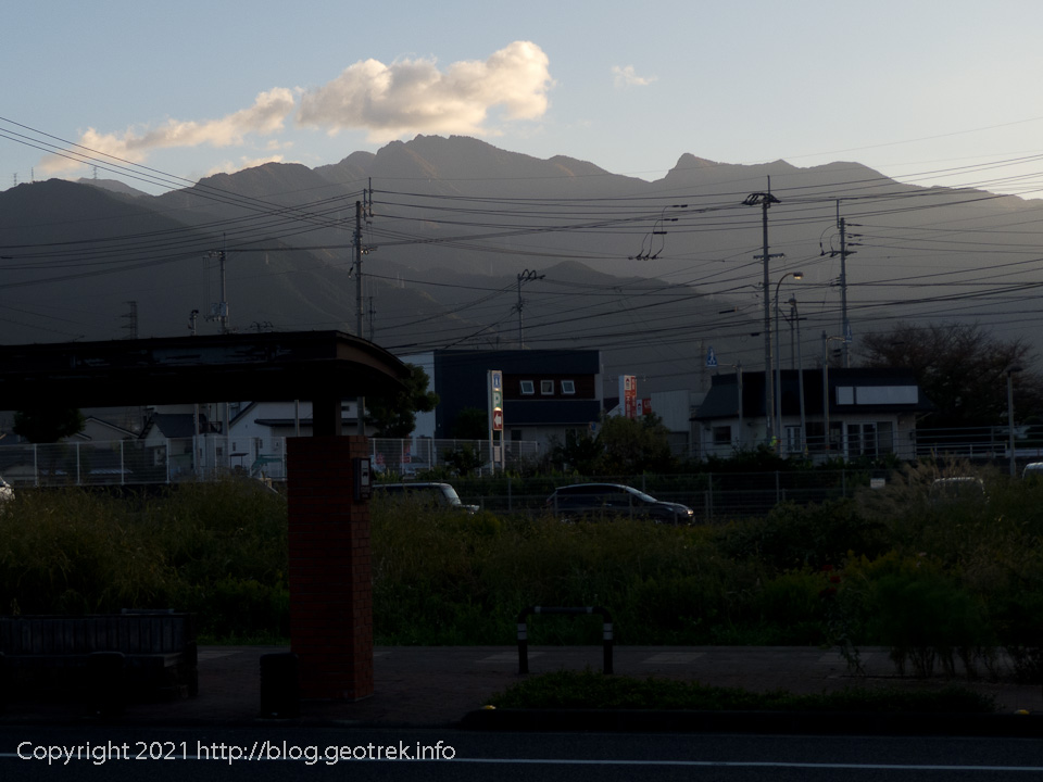 20211103　新居浜駅から夕暮れの石鎚山脈