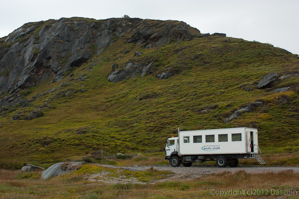 120814アイスランド、グリーンランドの旅・氷床ツアーのバス