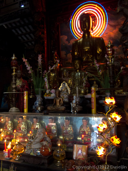 121118ベトナム・ヴィンチャン寺仏像